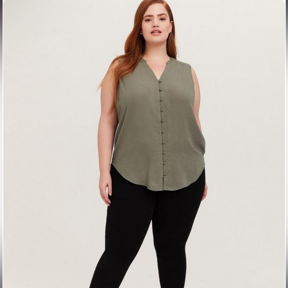 ✨torrid agave green harper gauze button-front sleeveless blouse✨ - Picture 3 of 10
